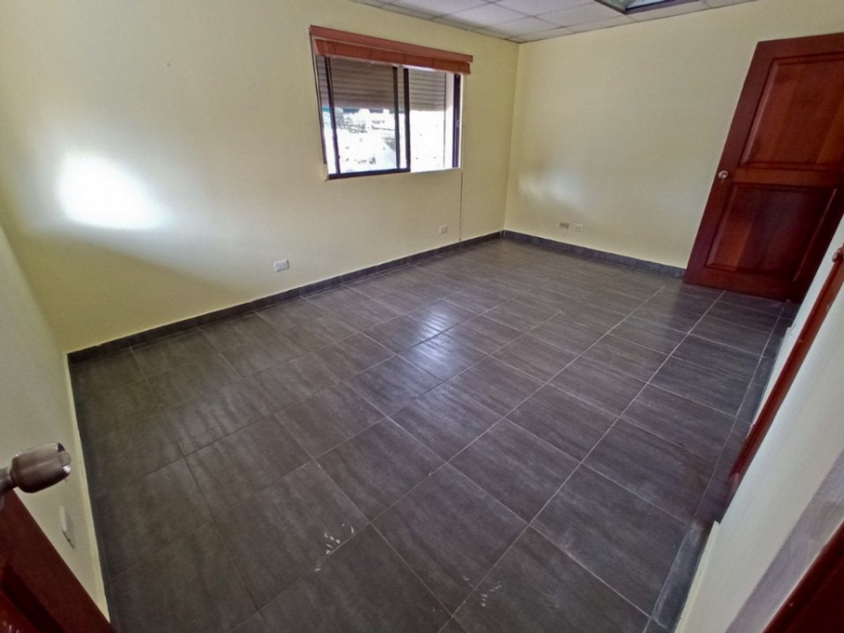 Local comercial en Enriquecido En Santo Domingo – foto 6