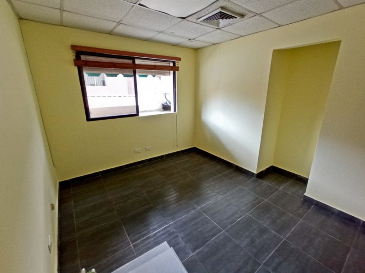 Local comercial en Enriquecido En Santo Domingo – foto 7