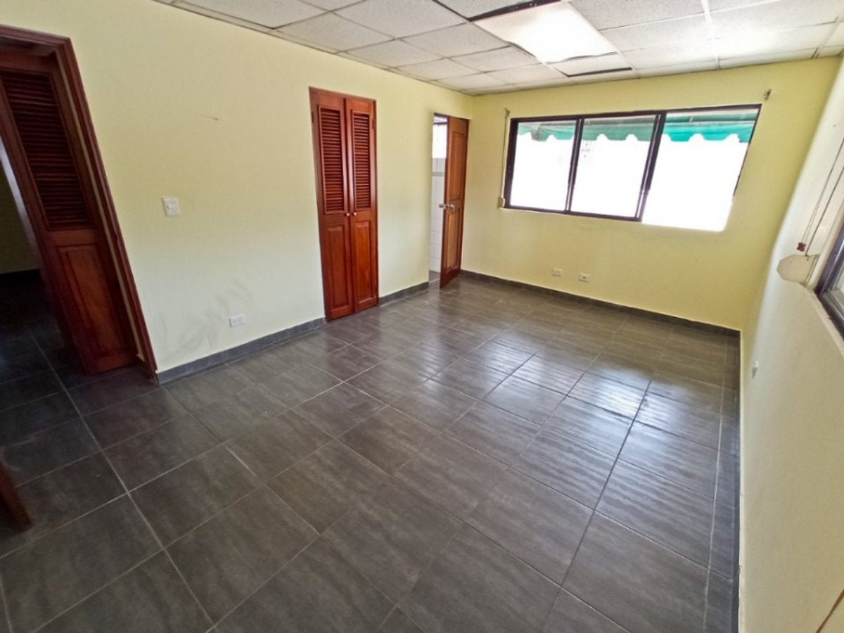 Local comercial en Enriquecido En Santo Domingo – foto 9