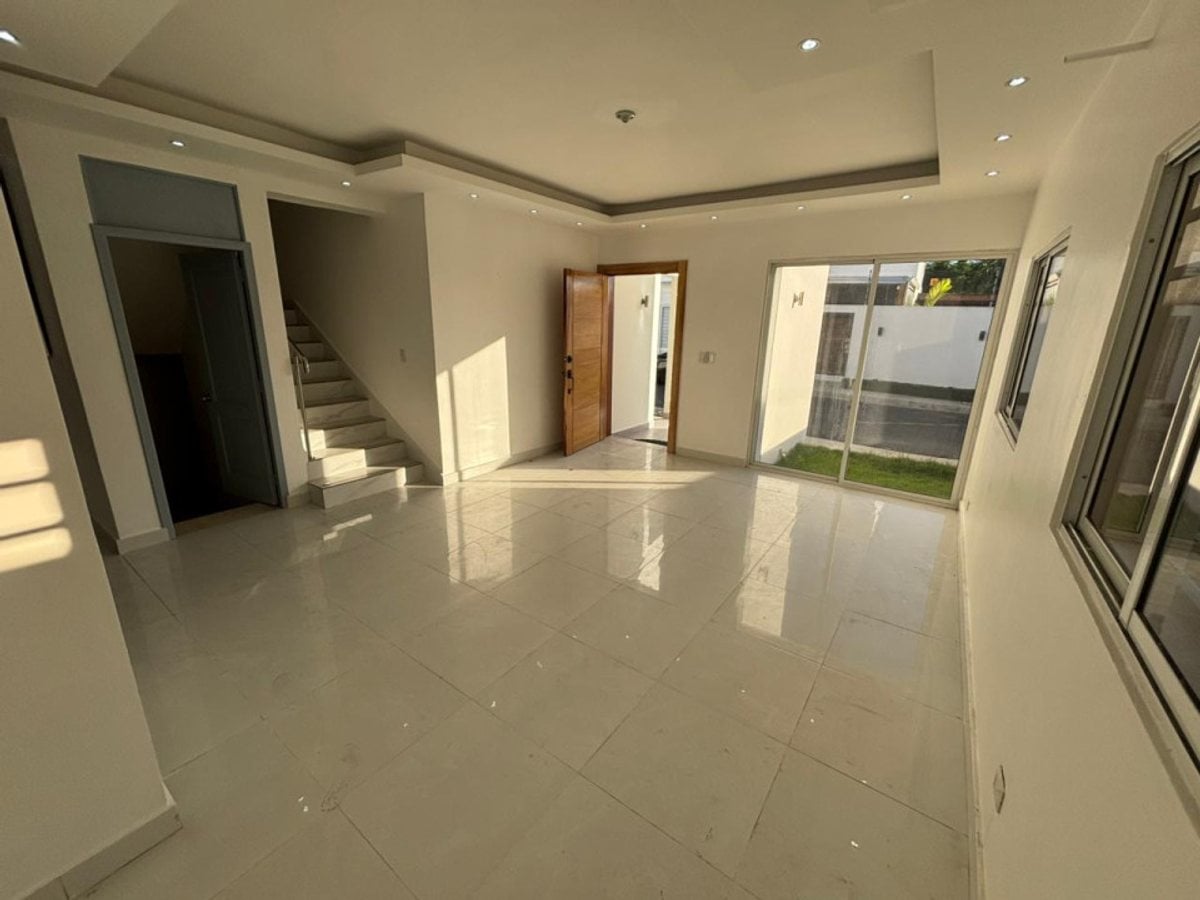 Casa en Altos de Arroyo Hondo III, Santo Domingo – foto 2