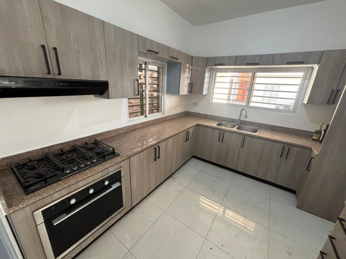 Casa en Altos de Arroyo Hondo III, Santo Domingo – foto 4