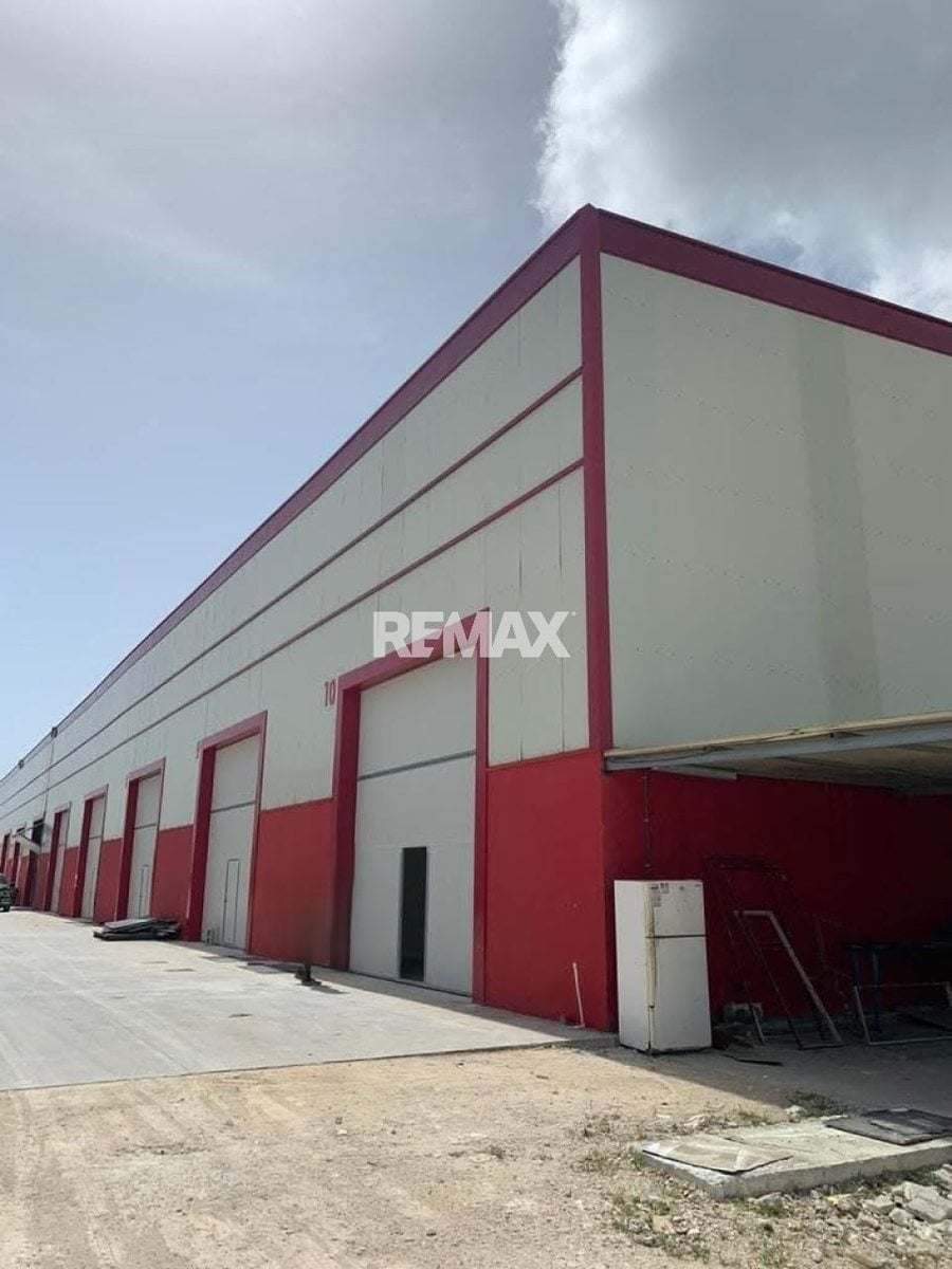 Exclusiva Nave Industrial en Bávaro – foto 9