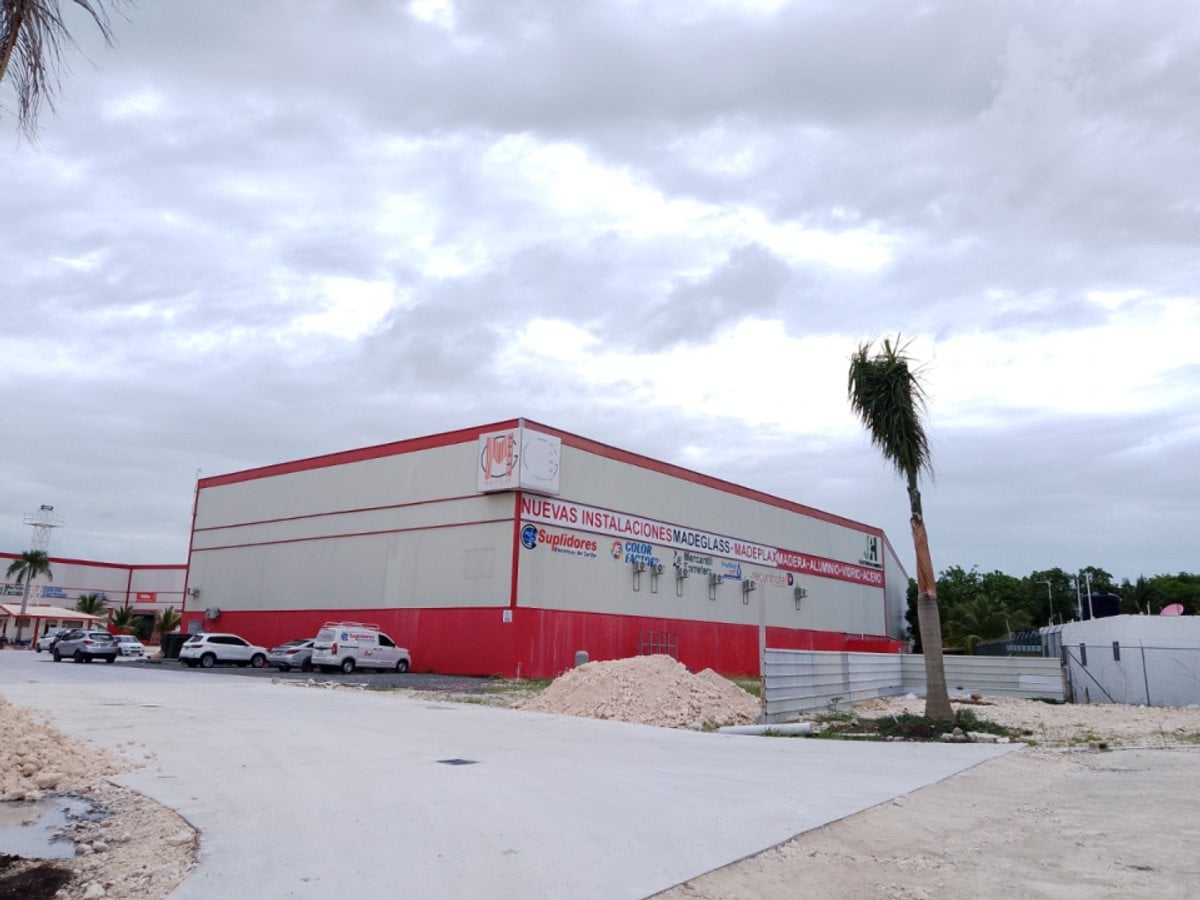 Exclusiva Nave Industrial en Bávaro – foto 2