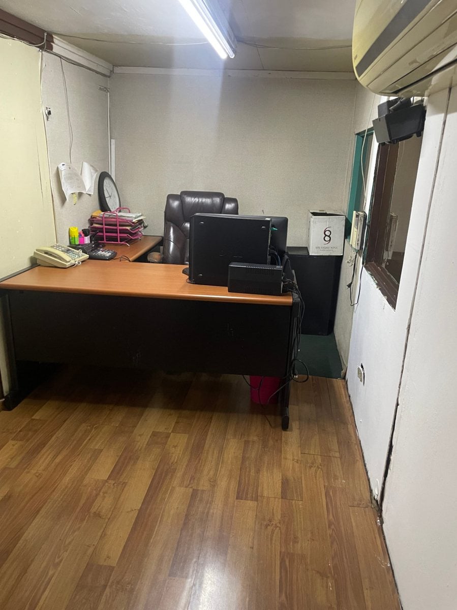 Amplio Local Comercial de dos niveles – foto 7