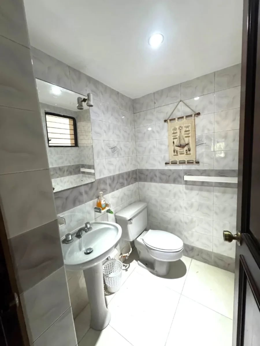 En venta apartamento clásico de 240 m² en sector Enriquillo – foto 2