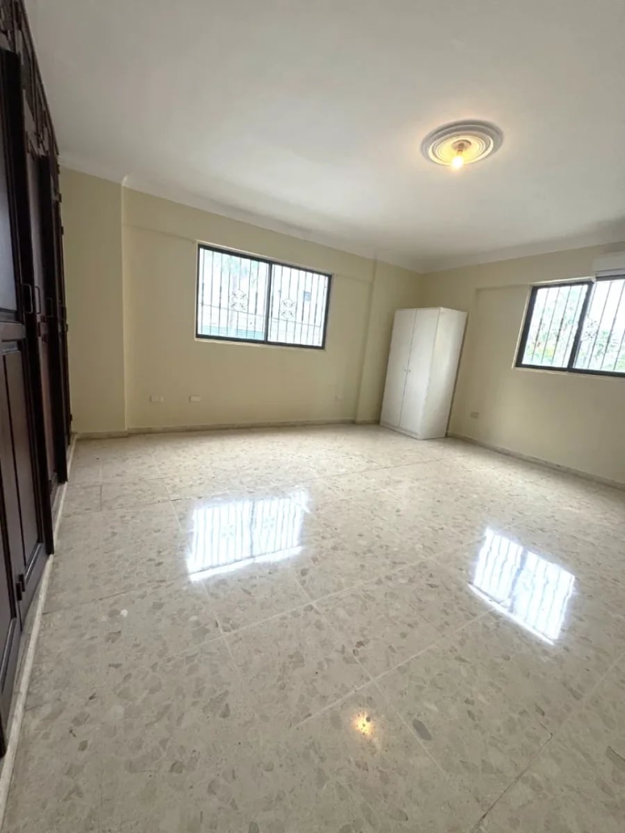 En venta apartamento clásico de 240 m² en sector Enriquillo – foto 5