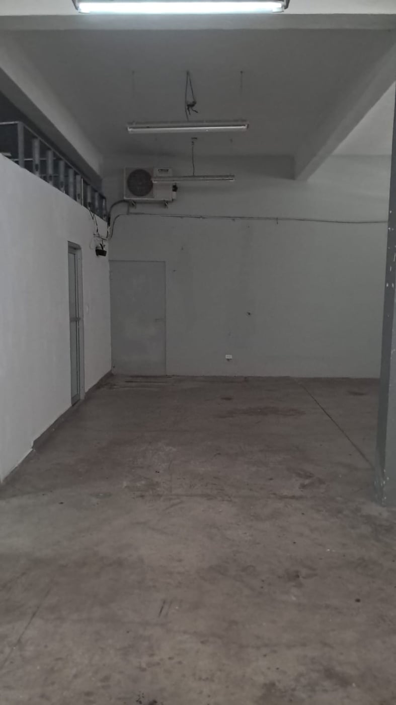 Local Comercial / Almacén en Alquiler – foto 2