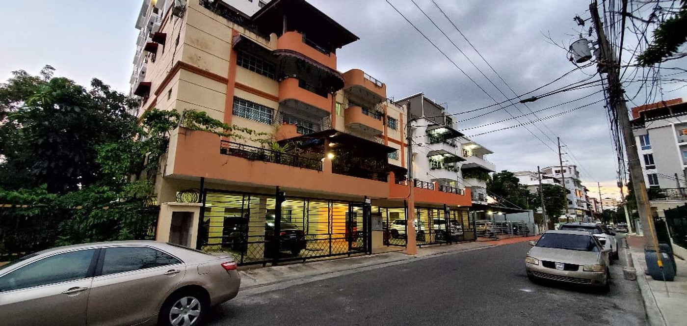 Apartamento en Santo Domingo, Sector Renacimiento – foto 2
