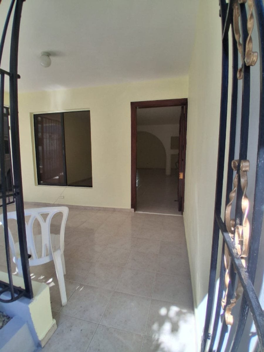 Casa de 2 niveles en invimosa – foto 4