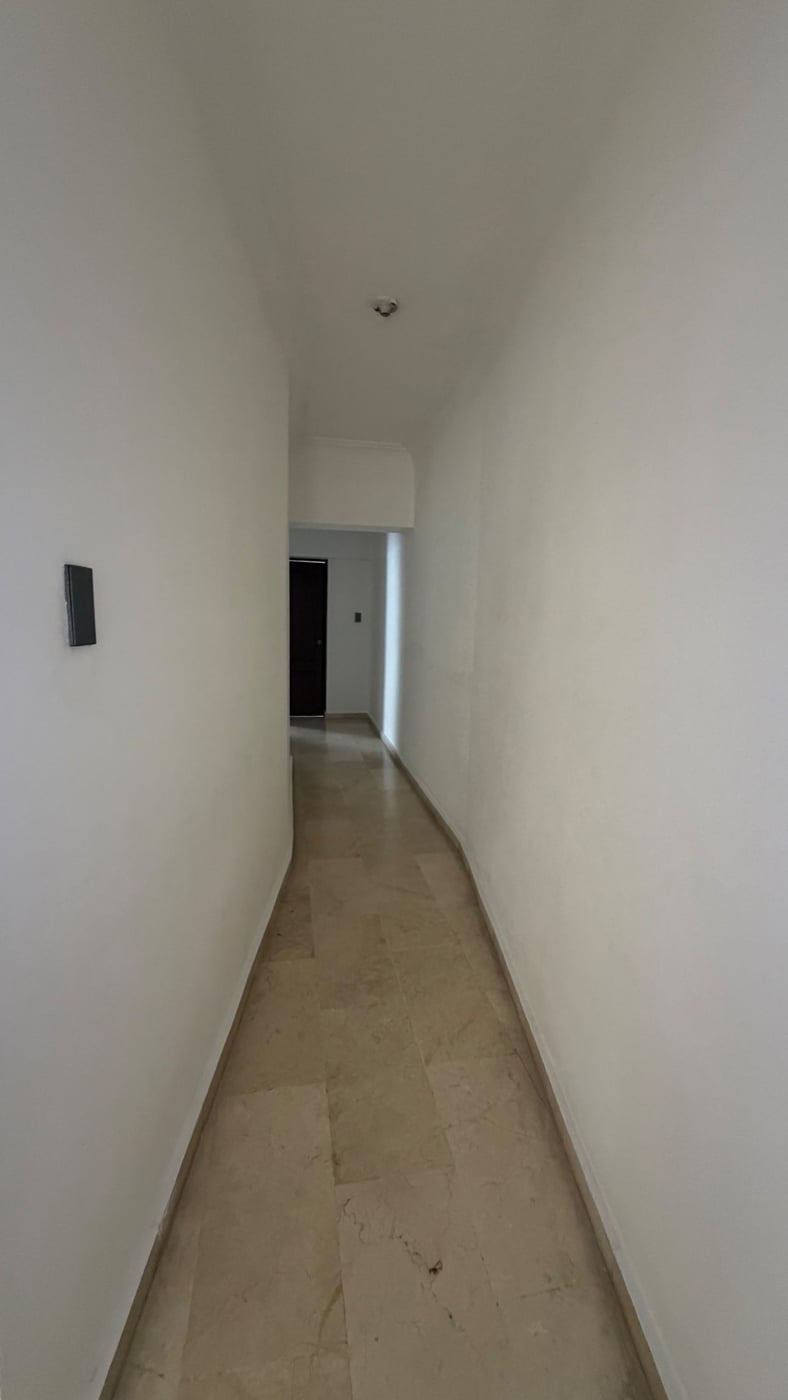 Apto en Urb. REAL con balcón y 2 parqueos – foto 12