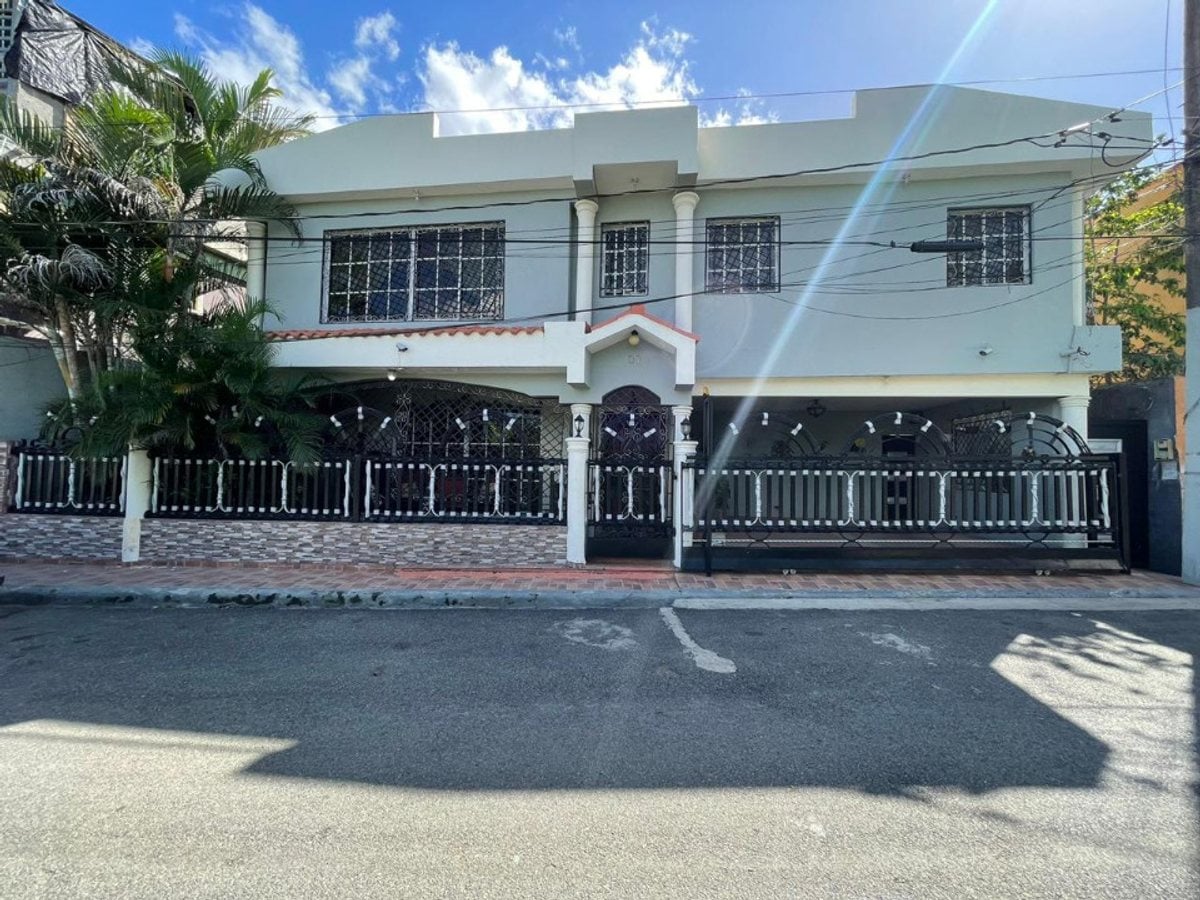 Casa en Santo Domingo Este, Urbanización Fernández oriental – foto 1