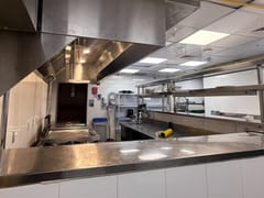 Local gastronómico de alto perfil en alquiler en Piantini – foto 10