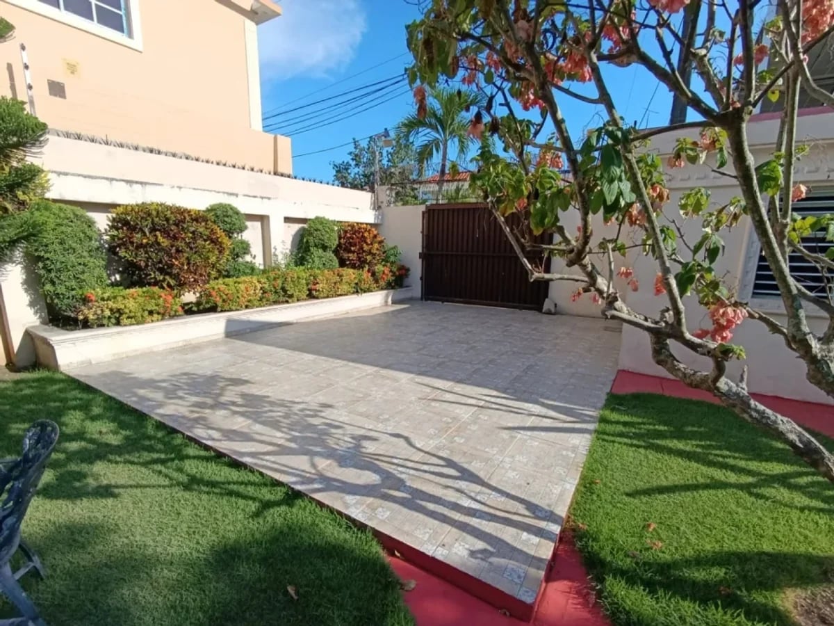 Casa de 9 hab. con piscina y paneles solares – foto 7