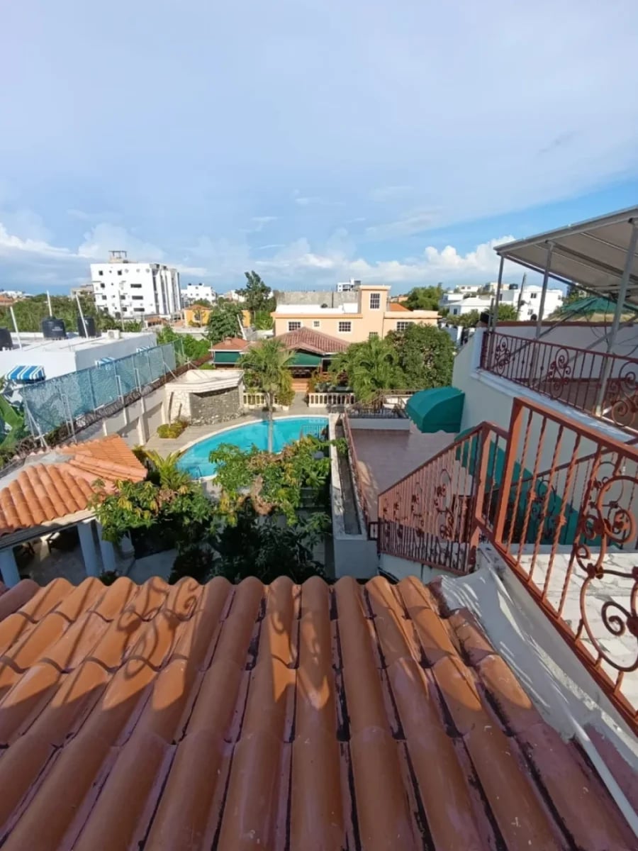 Casa de 9 hab. con piscina y paneles solares – foto 3