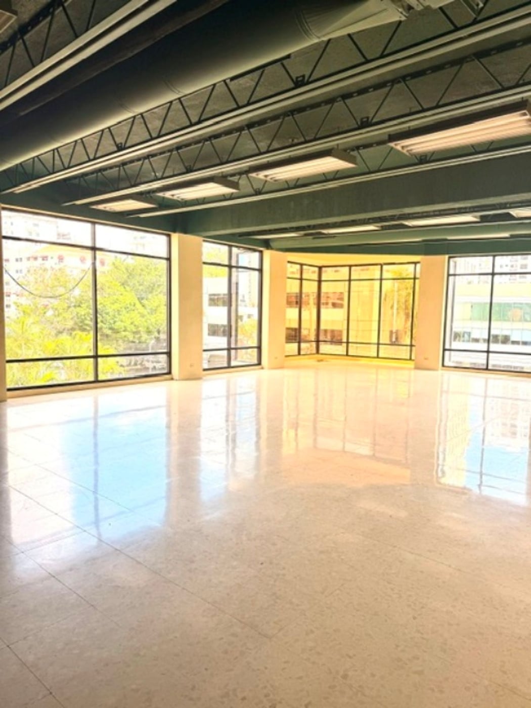 EDIFICIO COMERCIAL EN ALQUILER 2000 M² ROBERTO PAS – foto 1