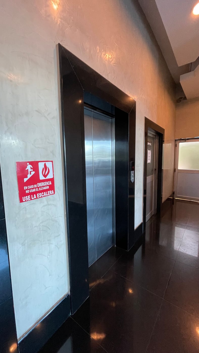 Local de oficina en edificio Profesional – foto 3