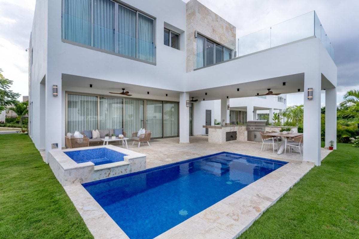VILLA DE LUJO EN VENTA PLAYA NUEVA ROMANA – foto 1
