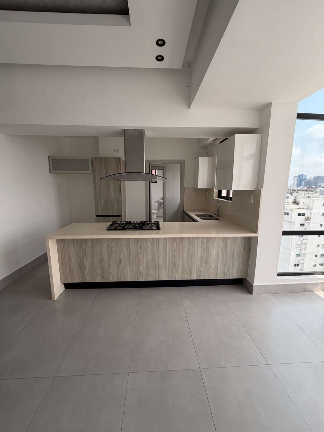 PENTHOUSE, EVARISTO MORALES – foto 3