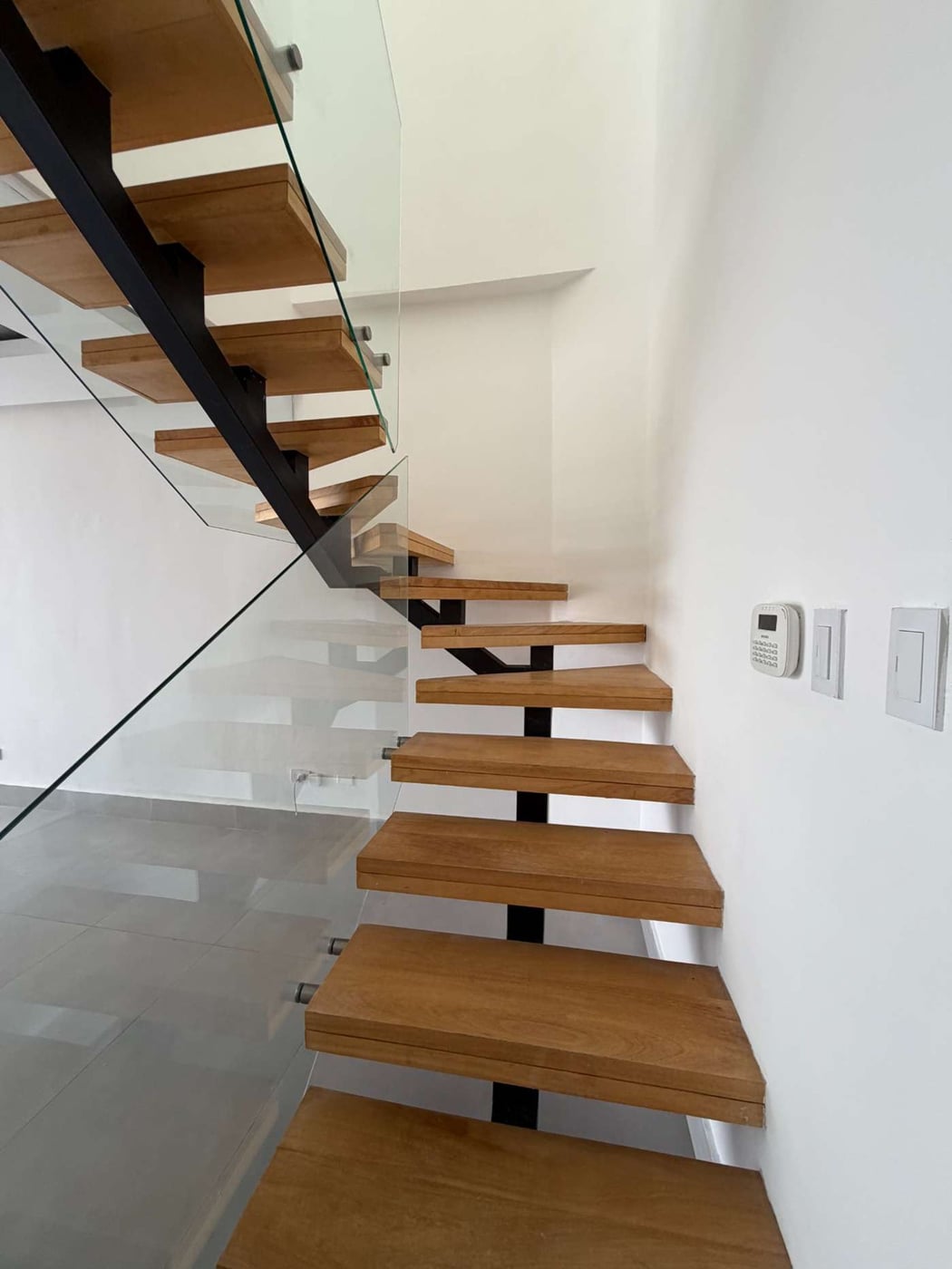 PENTHOUSE, EVARISTO MORALES – foto 5
