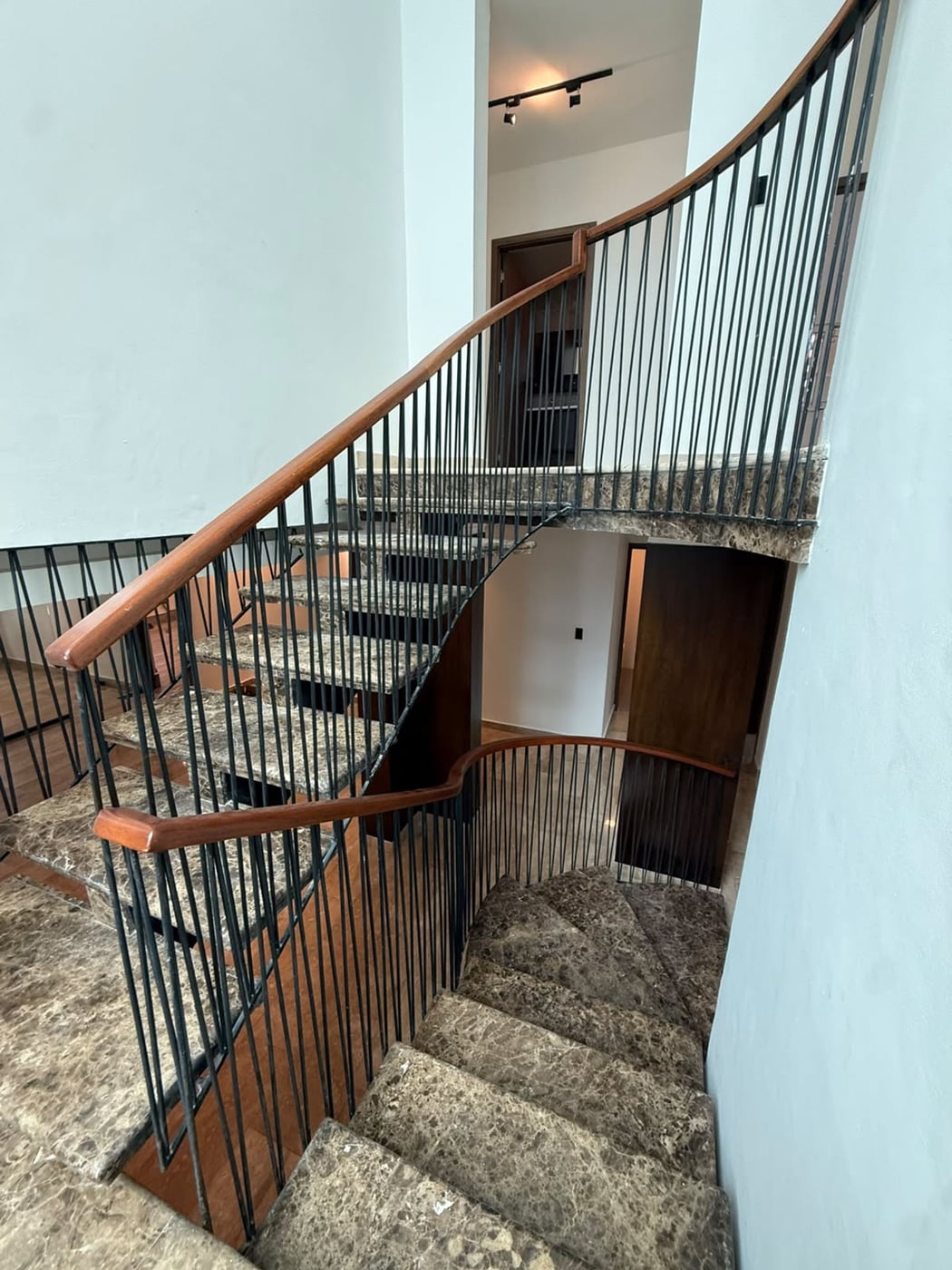 Alquiler de oficinas corporativas amuebladas – foto 2