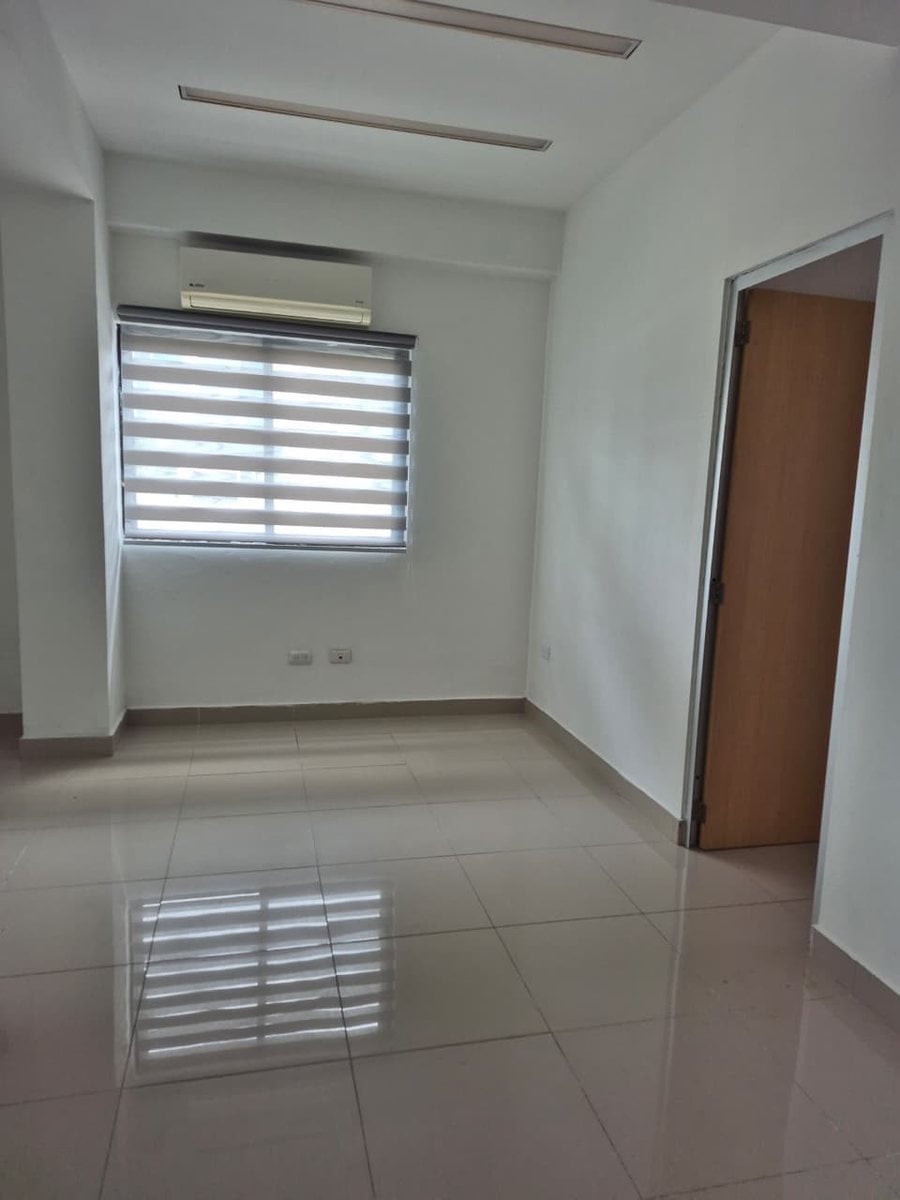 Local de oficina en alquiler 40 m² ensanche juliet – foto 2