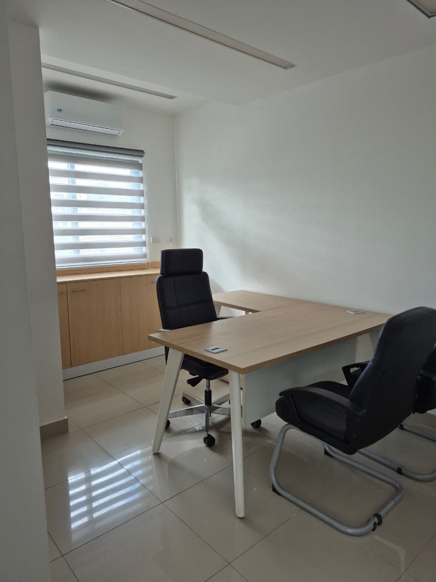 Local de oficina en alquiler 40 m² ensanche juliet – foto 1