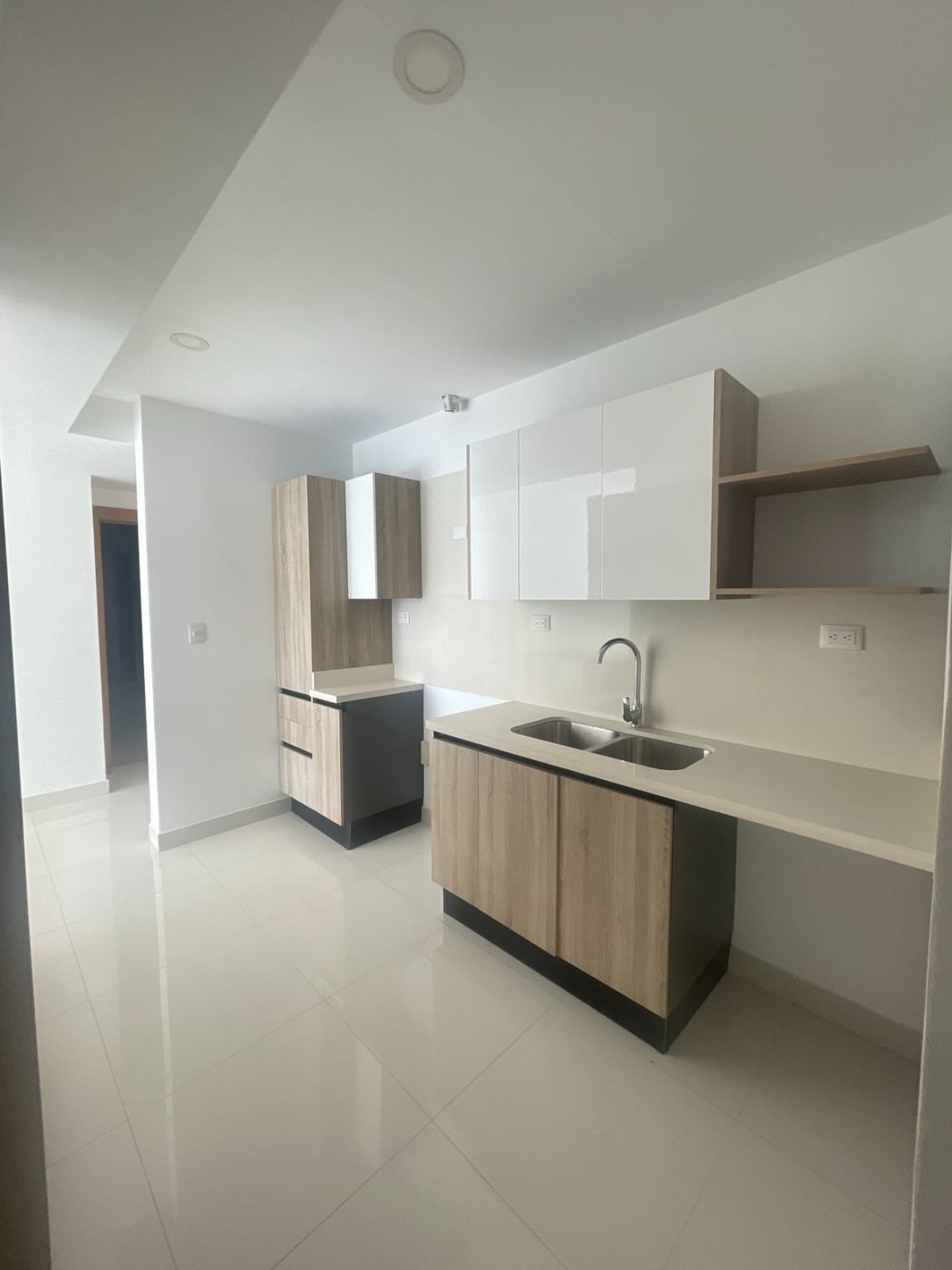 Moderno apto en Bella Vista, 2 hab., US$278,702.50 – foto 5