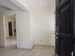 Local comercial de 151 m² en Evaristo Morales – foto 2