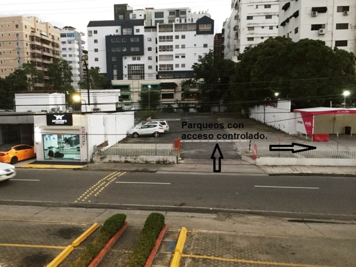 Local comercial en Ensanche Naco, Santo Domingo – foto 5