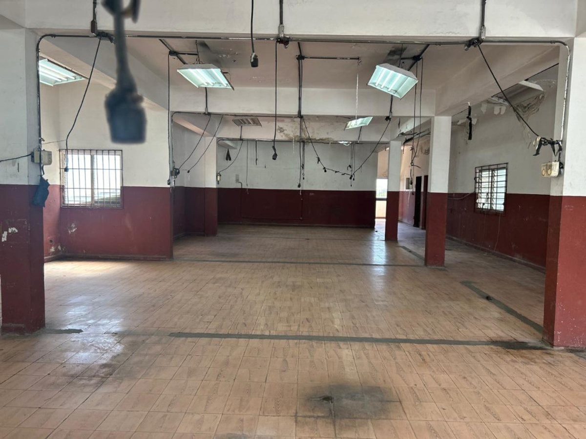 Local Comercial en Aquiler en el Conde Peatonall – foto 3