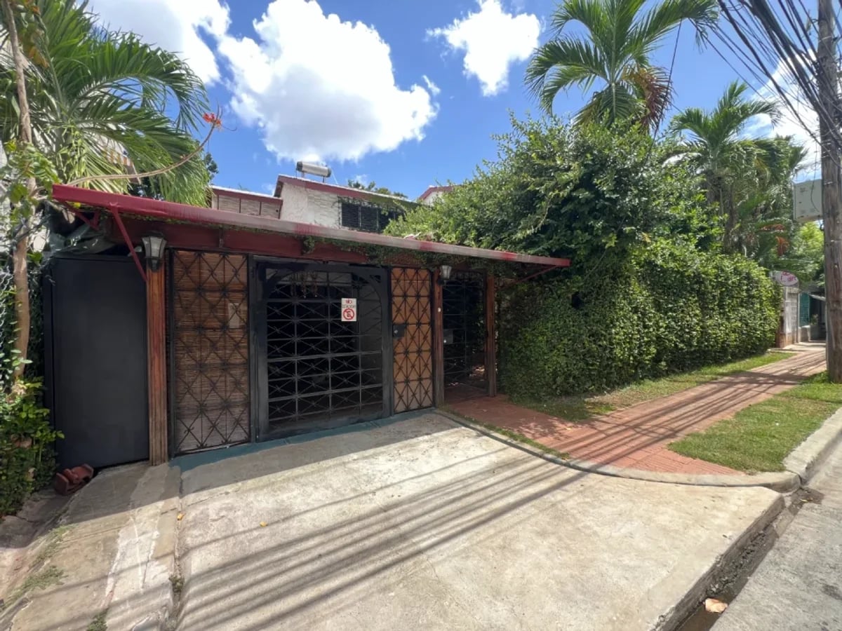 Casa de Lujo en Zona Universitaria, Santo Domingo – foto 1