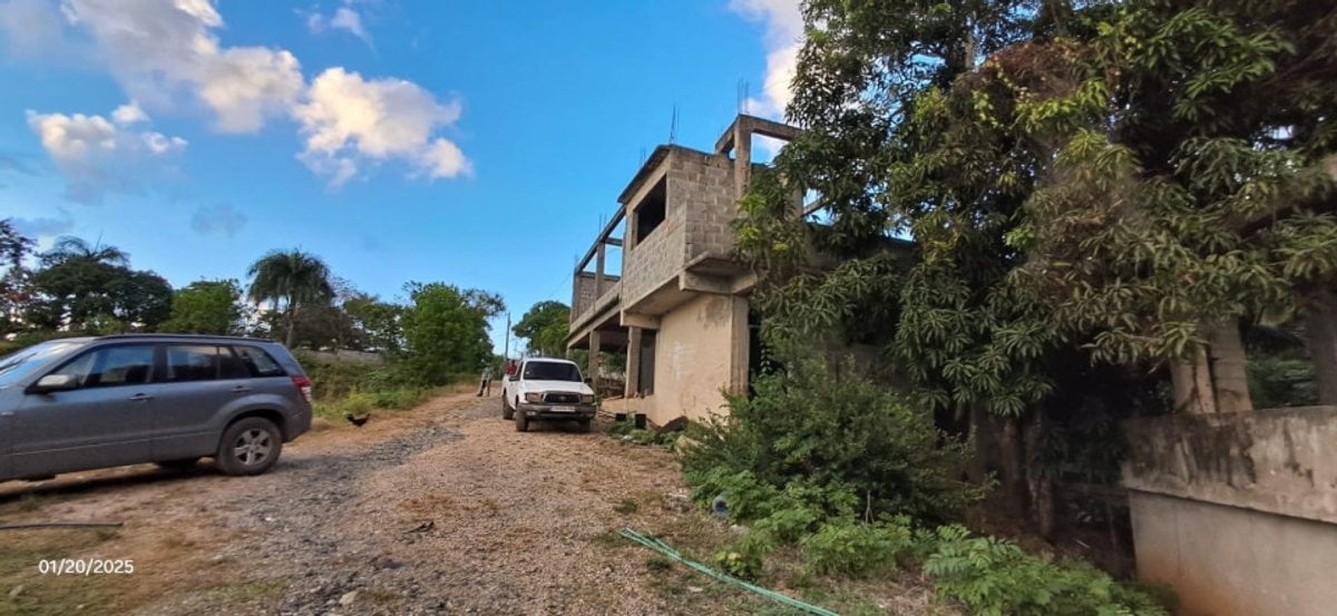 SOLAR DE OPORTUNIDAD EN EL HIGUERO – foto 2