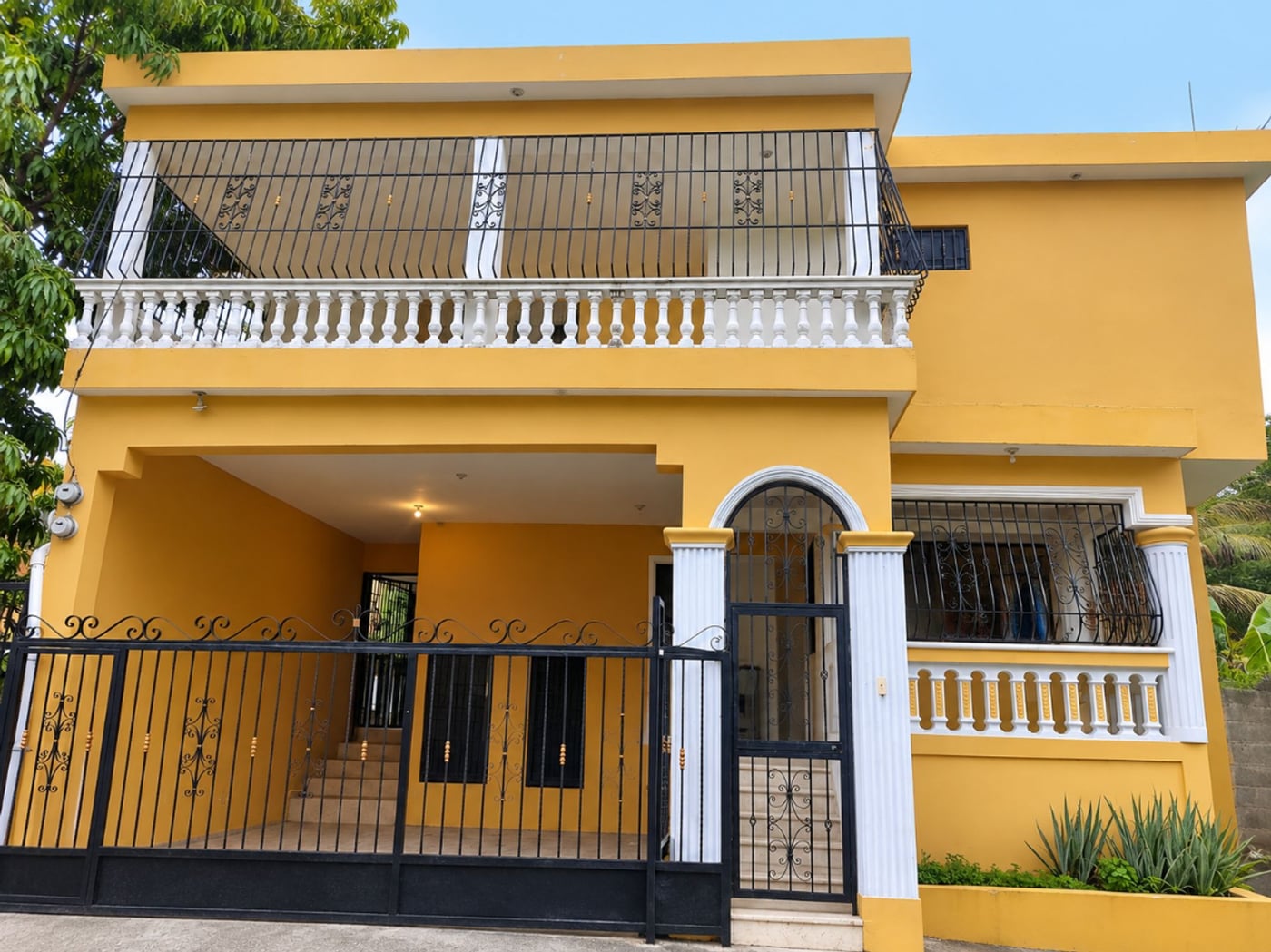 Casa de dos niveles | Dos viviendas en una propied – foto 1